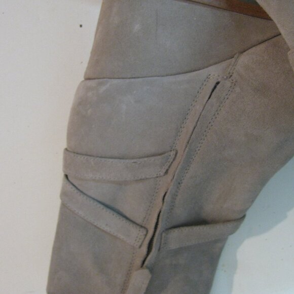 ** Santo Beige Tan Suede Boot 10M 10 NWOT Pointed Toe Zip Up Buckle Wedge Heel - Picture 8 of 13